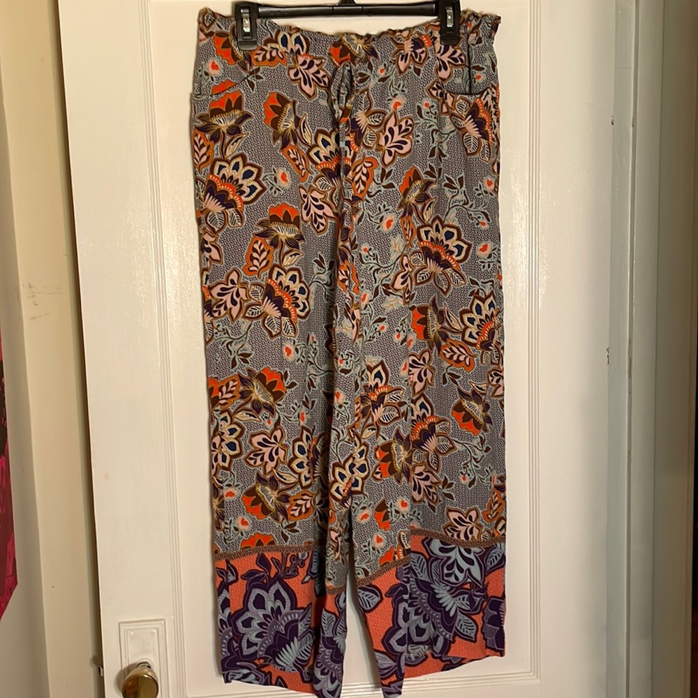 LOFT Wide Leg Pants in Gray with Orange & Purple Floral Print